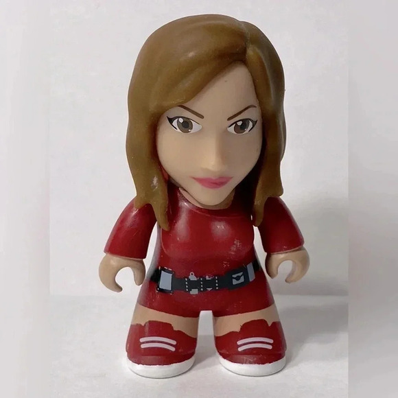 Doctor Who - Titans Vinyl Figure - Oswin Oswald 🪐 - Picture 2 of 6
